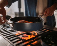 Joseph Joseph Space Kerámia Bevonatos Serpenyő 30cm - Kék