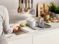 Joseph Joseph Tier Műanyag Kihúzható csepegtető tálca 36,2 x 36,2 x 3,2 cm - Szürke