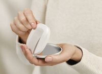 Joseph Joseph Viva Hordozható Kozmetikai Sminktükör 8,5 x 8 x 2 cm - Bézs