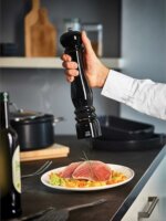 Peugeot Paris Manuális Borsőrlő 22 cm - Fekete