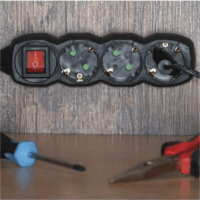 Emos PC1425R Kapcsolós hálózati elosztó 4 aljzatos 5m - Fekete