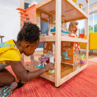 KidKraft Boho Naturals Három szintes stílusos Fa babaház kiegészítőkkel