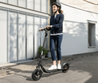 Segway Ninebot KickScooter F2 E II Elektromos roller (25km/h / 400W) - Fekete