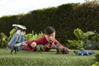 Mattel Jurassic World Újjászületés Gigantic Thrashers Eotriceratops dinoszaurusz figura