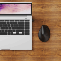 Keychron M5 Bluetooth + RF Wireless Vertikális Egér - Fekete