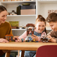 LEGO® Minecraft: 21278 - A Fosztogató őrtorony és a Romboló