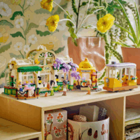 LEGO® Friends: 42671 - Botanikus kávéház és virágbolt