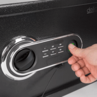 Delight 55583 Elektromos számzáras Biztonsági bútorszéf Ujjlenyomat funkcióval - Fekete