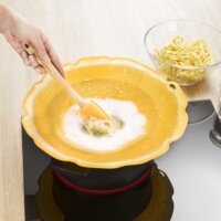 Charles Viancin Citrus Kiömlésgátló Szilikon fedő 30 cm - Narancssárga