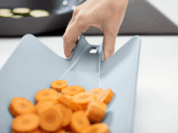 Joseph Joseph Chop2Pot Plus 2 darabos Műanyag vágódeszka - Kék