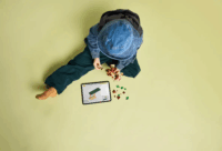 LEGO® Jurassic World: 76970 Dolores, a bébi dinoszaurusz: Aquilops