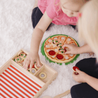 Spin Master 6074863 Melissa & Doug - Pizza Party konyhai játékszett