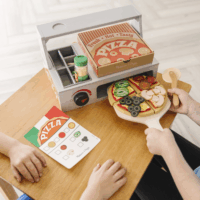 Spin Master 6074890 Melissa & Doug - Pizzapult feltétekkel konyhai játékszett