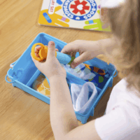 Spin Master 6074904 Melissa & Doug - Elsősegélycsomag