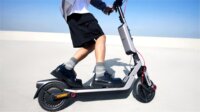 Segway Ninebot Kickscooter E3 E Elektromos roller (25km/h / 400W) - Fekete