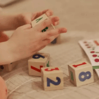 Igroteco Fa kockák matematika tanuláshoz 9 darabos készlet