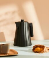 Alessi MDL06/1B Plisse Vízforraló 1.0L 2400 Watt - Fekete