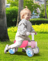 Lábbal hajtós négykerekű Zenélő járgány LED fénnyel és Nyuszi mintával - Rózsaszín