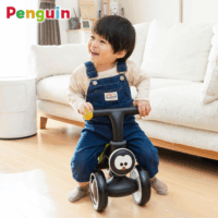 Lábbal hajtós négykerekű zenélő járgány LED fénnyel és Pingvin mintával - Fekete/Zöld