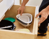 Joseph Joseph Csepp Alakú Műanyag Konyhai Szűrőedény - Bézs