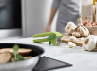 Joseph Joseph CleanForce Műanyag Fokhagymaprés - Zöld