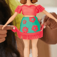 Hasbro Play-Doh Barbie Virágok és rojtok divatkészlet - Cowboy