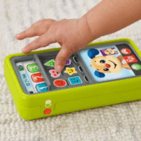 Fisher-Price Kacagj és Fejlődj! 2 az 1-ben tanuló okostelefon