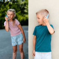 LAMAX TalkieKid Gyerek Walkie-Talkie 2km Hatótávval - Kék / Rózsaszín