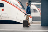 Wenger Amplix Keményfedeles Négykerekű Bőrönd - Fekete