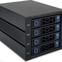 Fantec 2555 WR-NVMeU.2-C3141 U.2/SAS/SATA Backplane HDD külső Rack ház - Fekete