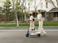 Segway-Ninebot Kickscooter C2 Lite Elektromos Roller (16km/h / 130W) - Kék / Fekete