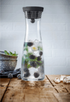 WMF Basic Basic Üveg Vizespalack 1,0L - Átlátszó / Fekete